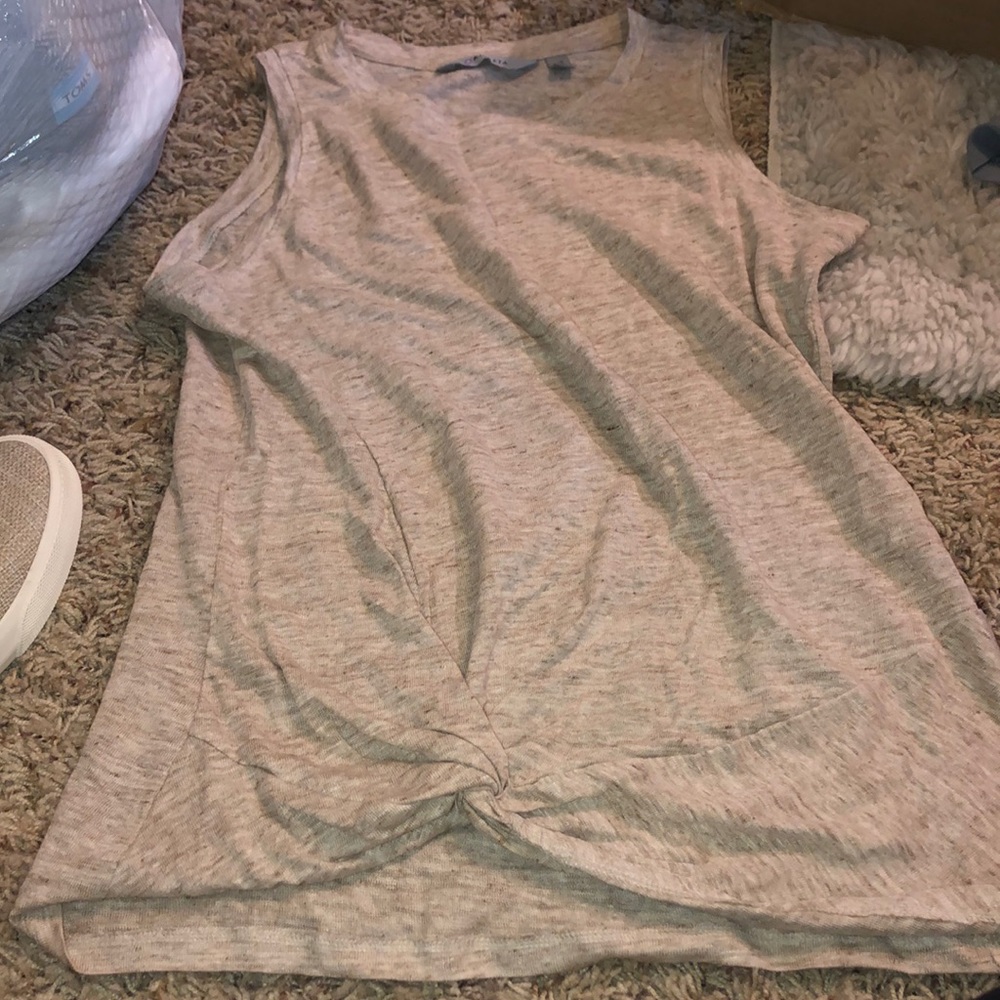 ATHLETA workout shirt XS  in great condition